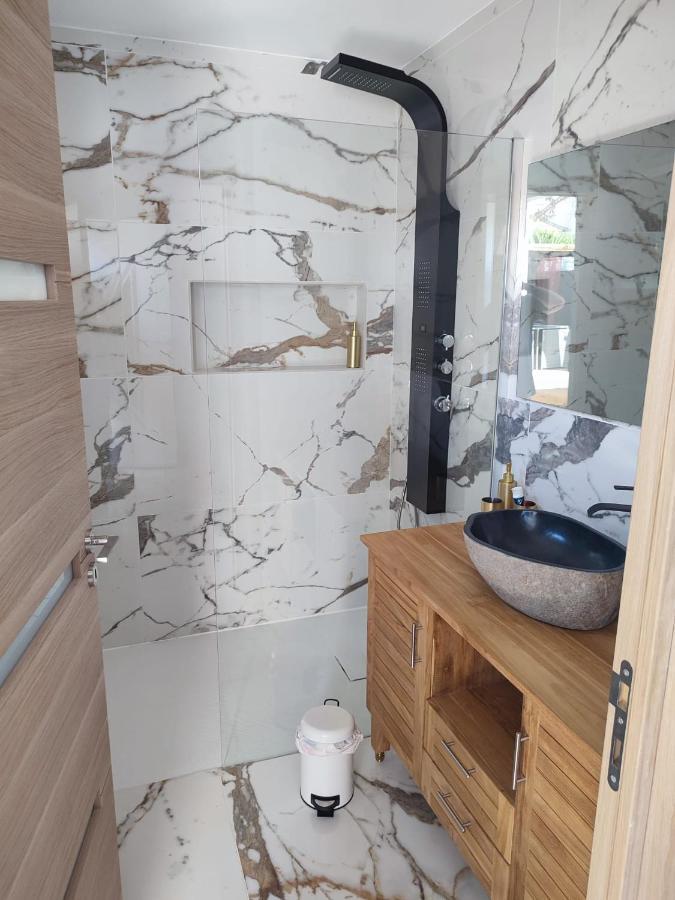 Magnifique Appartement 2 Chambres Avec 50 M2 De Jardin Privatif La Crau Exterior foto
